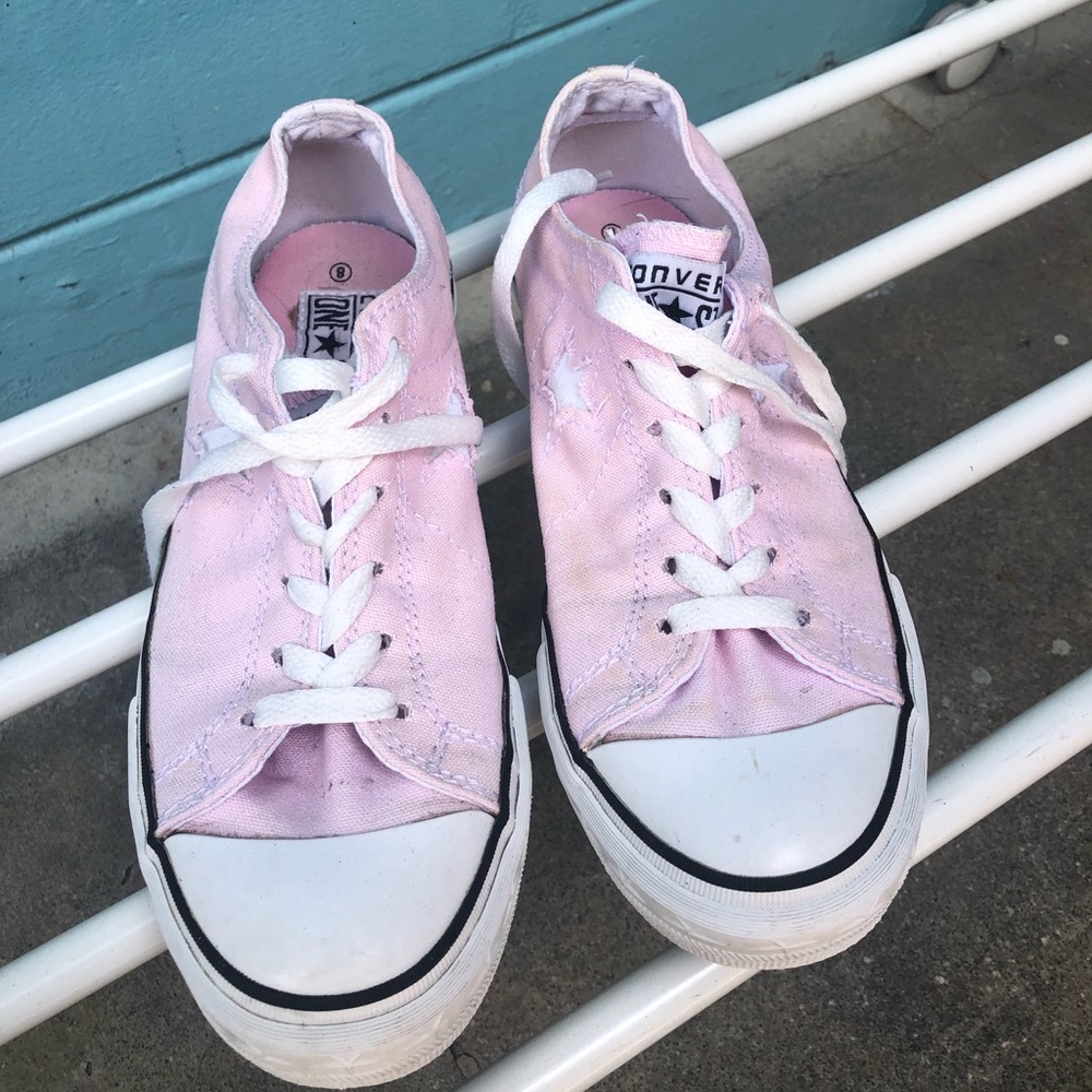 Pink converse one star